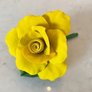 {Capodimonte} 💛 Vintage Yellow Rose